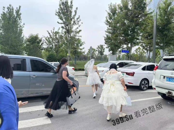 TFBOYS十周年演唱会女粉图鉴  并向抗洪一线的人民子弟兵致敬！-4