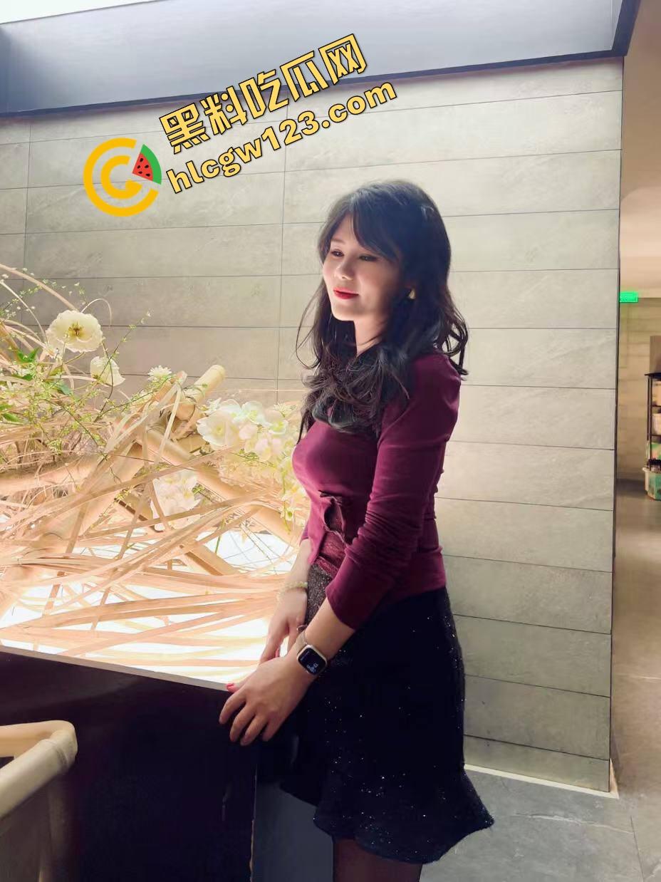 什么叫骚逼整活届的活教材?看完这位熟女的骚技,你就知道什么叫经验不是白长的!-3