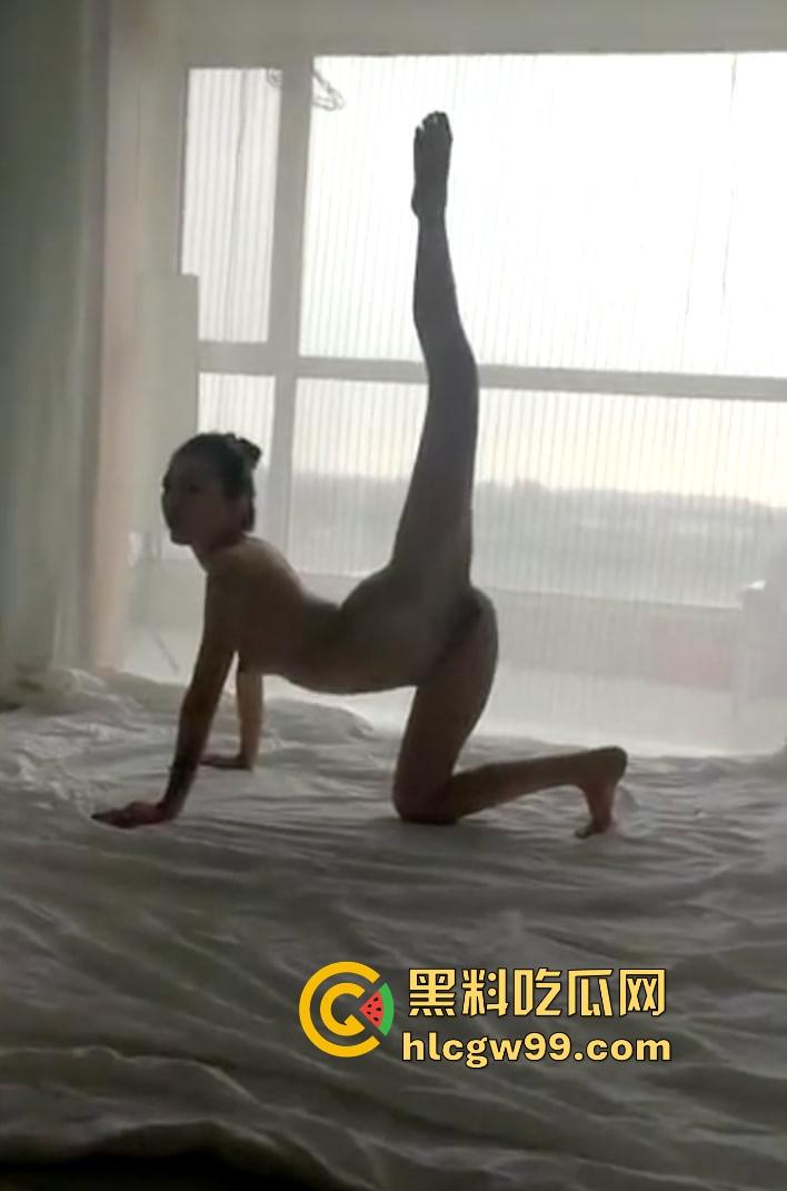 四川成都培训机构舞蹈老师 『丸子』 私底下竟然是个反差福利姬 被发现后沦为学生家长的禁脔母狗！-9