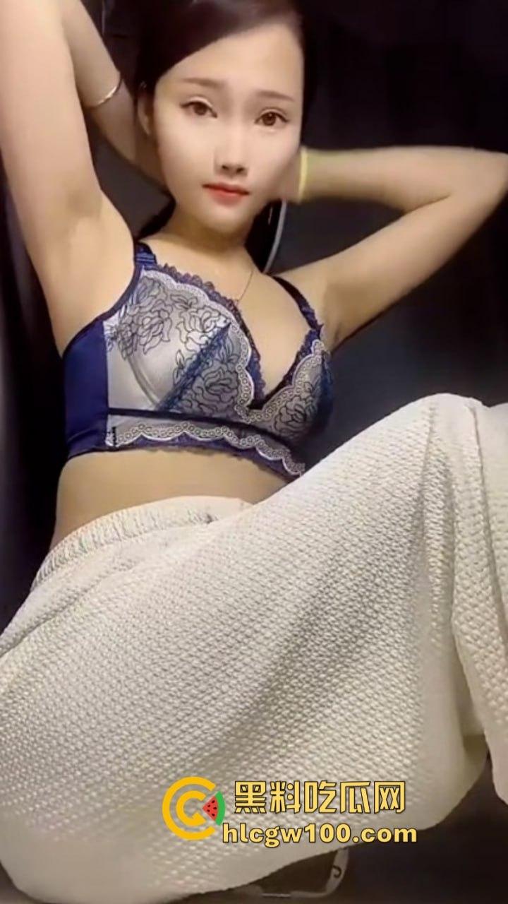 抖音23万粉丝【霸气你莲妹】大尺度骚舞加福利私拍 抠逼激情啪啪视频流出！-4