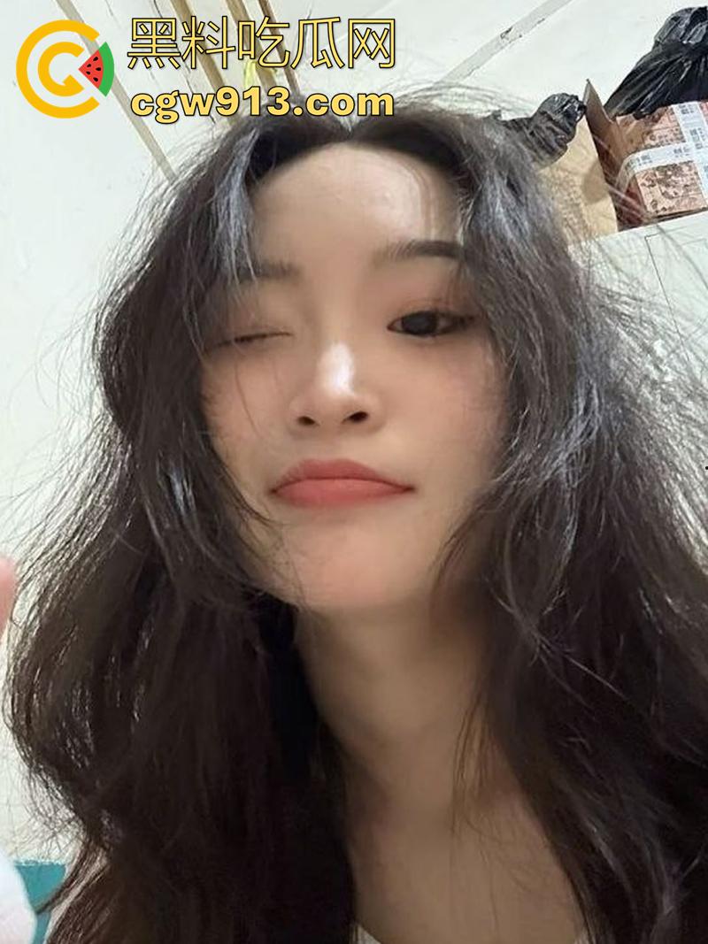 辽宁丹东辽东学院【李想】，有男友还出来约炮体育生，被人家3p打桩爆插，口交毒龙样样精通！-1