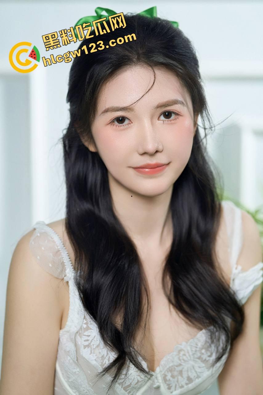 深圳『戴安琦』疯狂星期四不吃炸鸡只想炸奶，大奶子摇到床塌，操逼操到满床都是水，这才是快乐源泉！-2