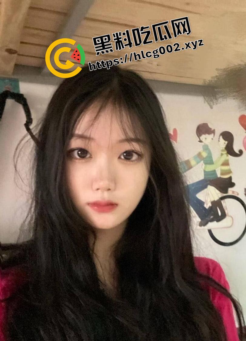 印象足拍付费流出！甜美在校学妹的美脚足交 笑起来哥哥的心都花了 赶快把大屌塞进嘴里-1