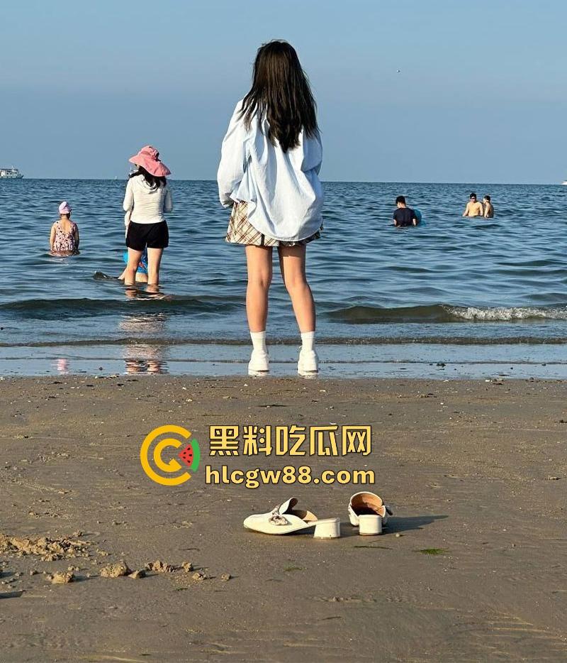 湖南衡阳极品学生妹【胡晓怡】自拍露点顶级诱惑 开房榨干男友还意犹未尽！-3