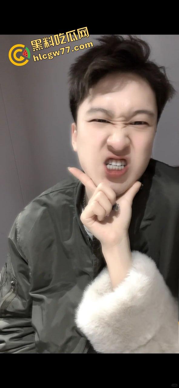 奇葩抓奸，精神小伙突袭撞见自己女友与野男人床上狂野激战，火辣现场淫靡不堪 不射根本舍不得停！-5