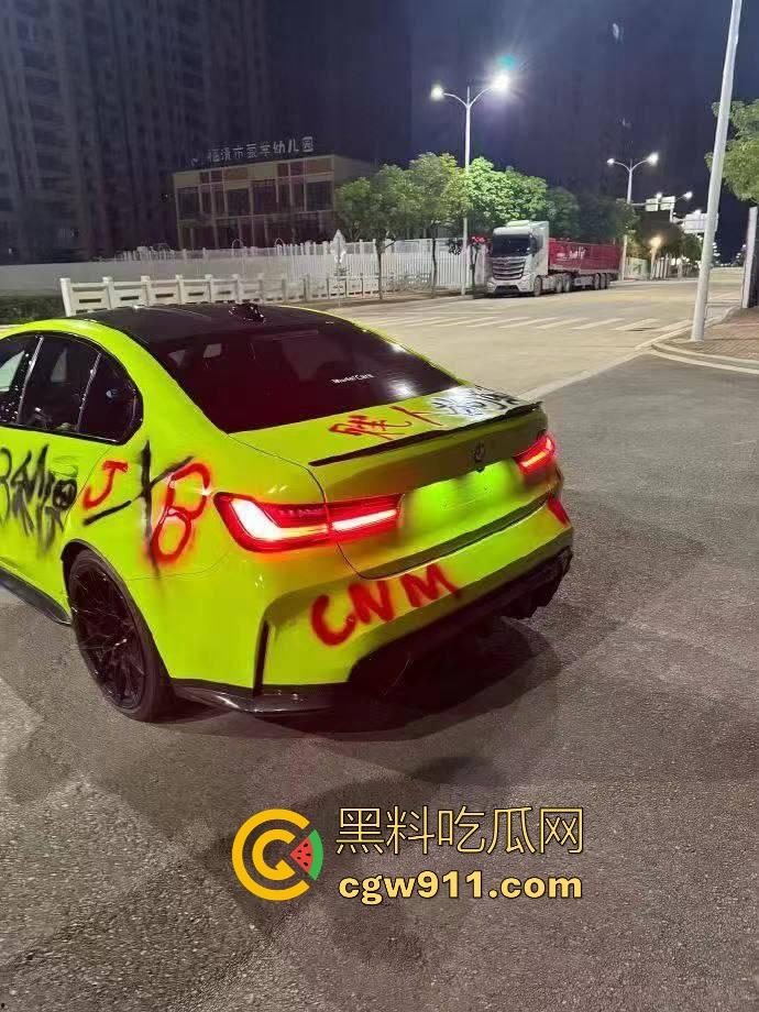 疑是宝马最新配色涂装？福清宝马渣男脚踏多船被发现，多名女友上门给其车改装，还别说这配色还行！-10