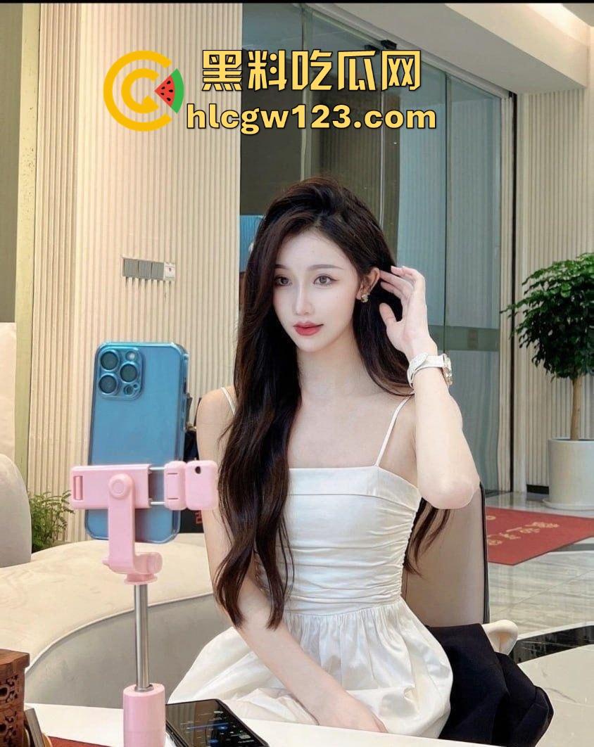 社交软件约炮极品大学生 见面就直接干 一边接电话一边后入 完全顶不住全射进去了！-1