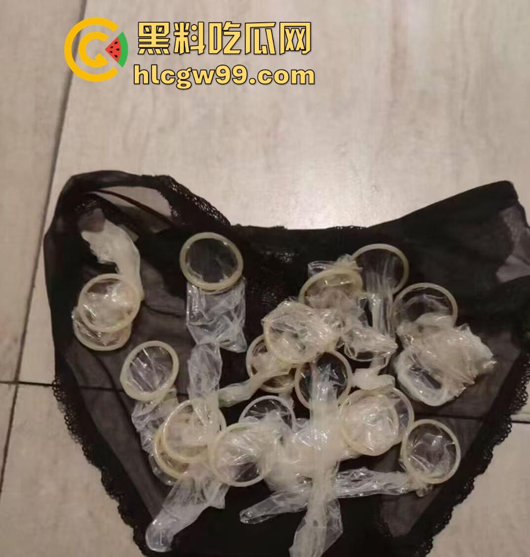 北京大学硕士生『李一凡 』 报复男友出去与其他男人玩群P，原因竟是男友在情人节送给其他女生礼物！-10