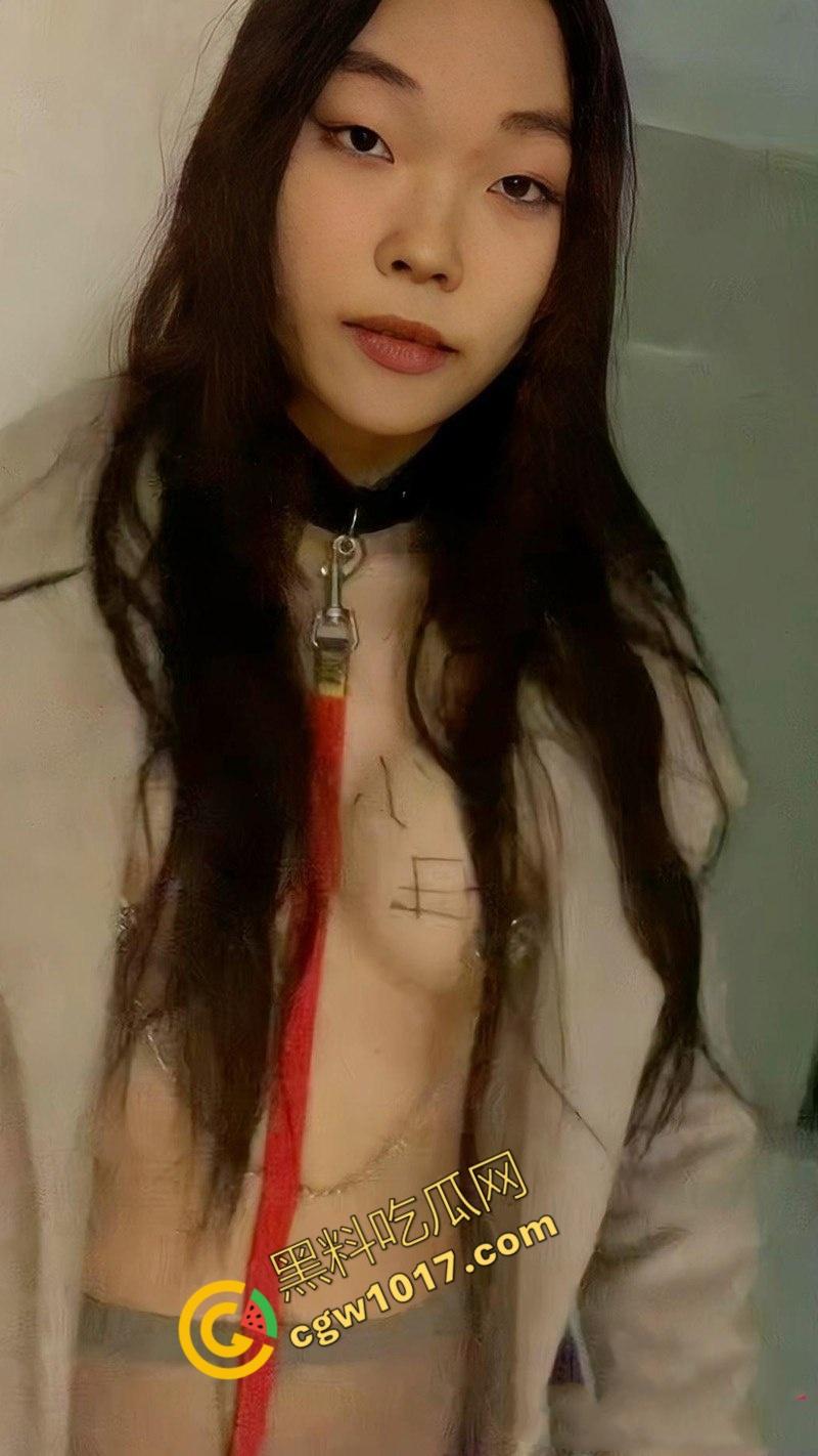 极品大学生母狗赤裸奔放，项圈乳夹齐舞，查小理大肆调教，白浊精液喷射满面，画面淫荡到炸裂！-2