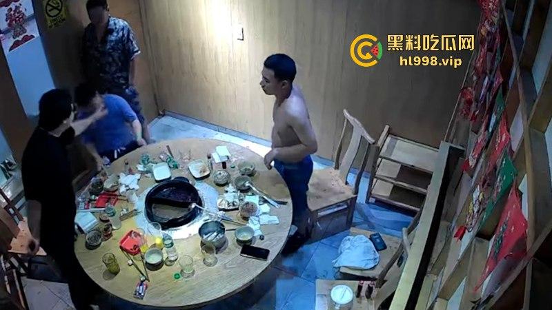 话不投机掏枪就干！吃个饭命没了！华人饭店一中国人被东北男枪杀 监控曝光凶杀现场-10