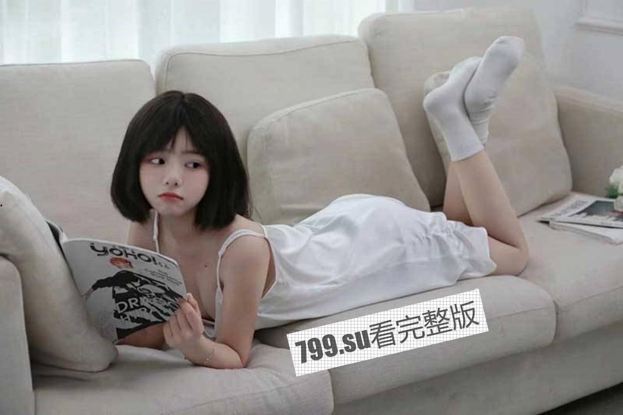 超清纯童颜李月小仙女 背地被公司领导肆意玩弄 轮奸反差母狗视频曝光-2