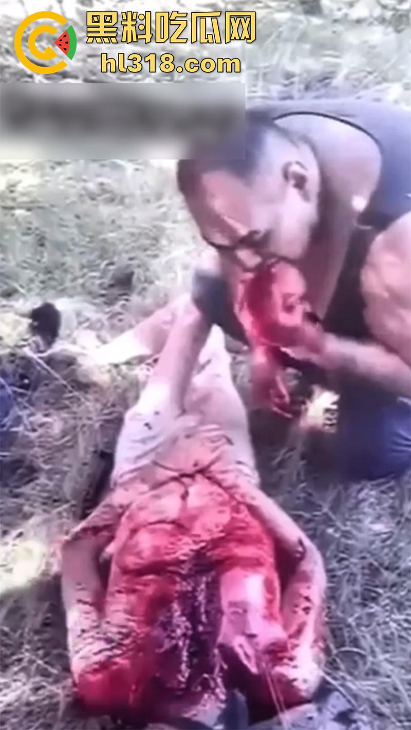 暗网重量级恐怖合集，极品美女被天葬剁碎，男女主播直播自杀，变态汉尼拔割奶吃肉，真实拍摄恐怖至极！-4