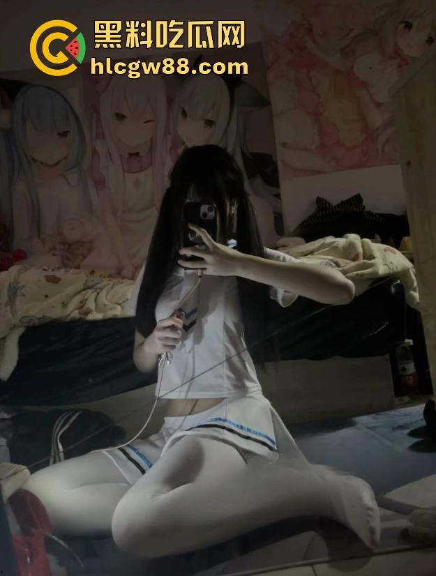 抖音极品萝莉博主【不开森】真名叫【朱心蝶】白丝漏点勾引 极品身材 收费视频曝光流出！-12