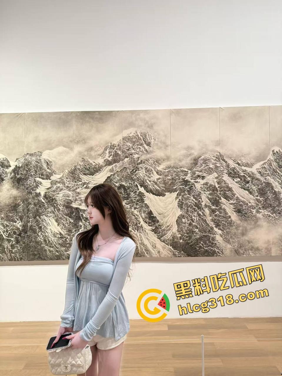 四个骚货互舔互抠开淫趴,四人舌吻湿成一片,鲍鱼对鲍鱼口水拉丝舔到崩溃,黏液四溅我选开胶!-1