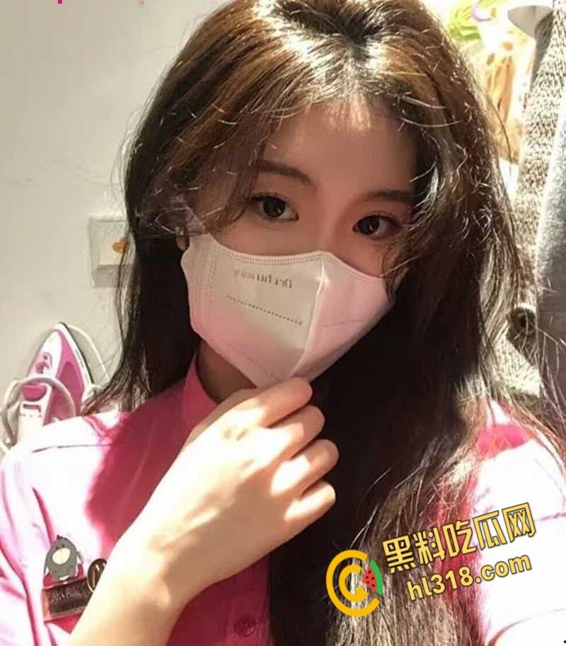 极品少女福利姬【麦麦】，清纯艺术生在麦当劳兼职，主动约炮小哥哥，被大屌爆操嫩穴，淫骚表情无比诱人 ！-1