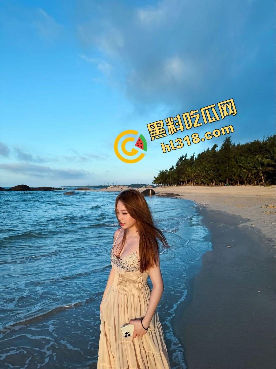 一根根本不够用，女友大胃口两根振动棒齐上阵，塞到高潮全程翻白眼还嫌不过瘾，这才是真正的骚货！-6