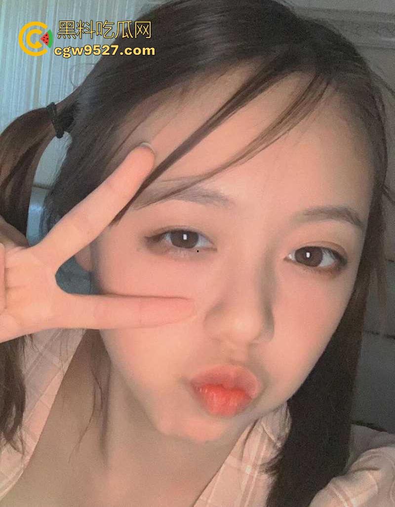 天津医科大学可爱女大【魏丫雅】不雅视频泄漏!清纯萝莉露脸骑乘,小贫乳摇摇晃晃,校园女神秒变反差母狗!-1