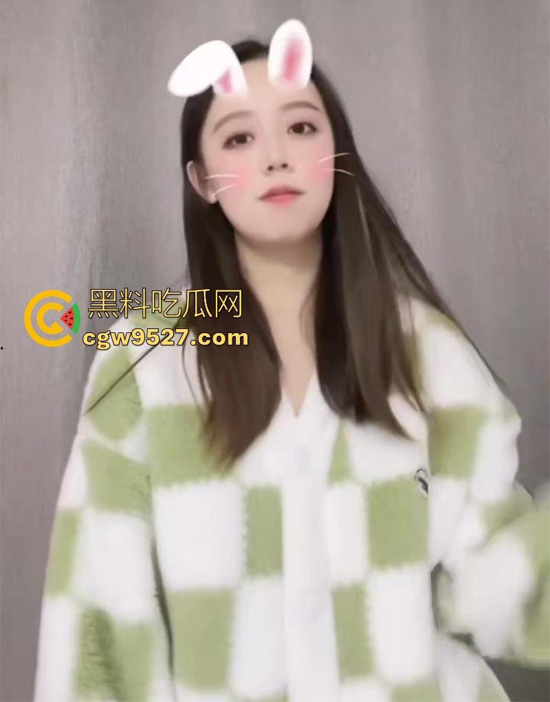 天津医科大学可爱女大【魏丫雅】不雅视频泄漏!清纯萝莉露脸骑乘,小贫乳摇摇晃晃,校园女神秒变反差母狗!-5