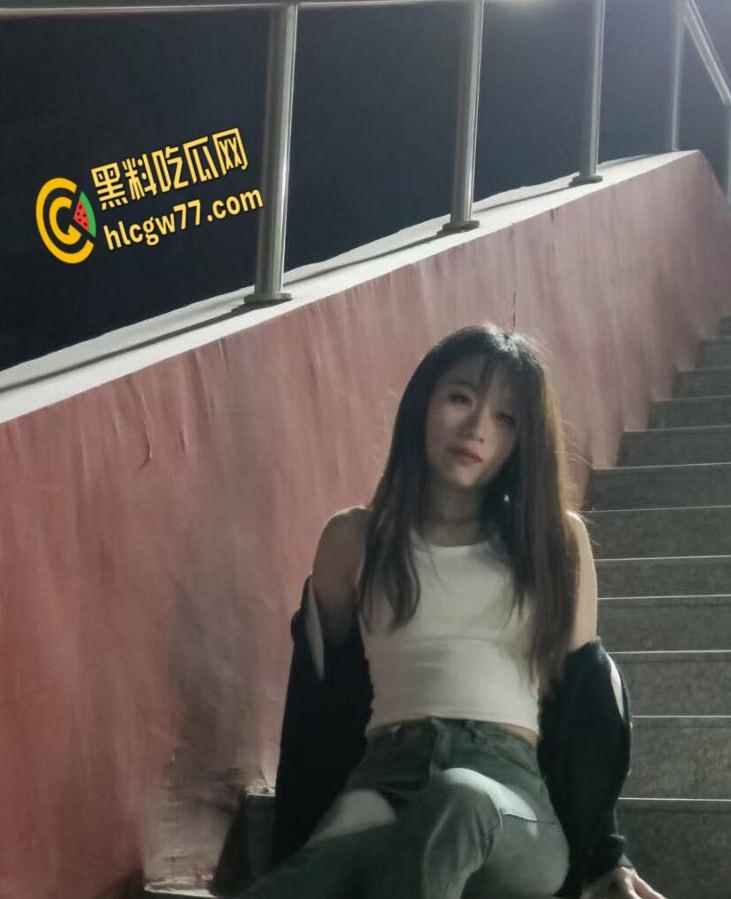 幼师【于漫】双面人生揭秘，白天甜美天使，晚上黑丝骑乘湿透整个床单！-4