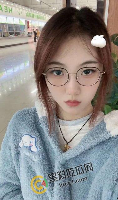 高端泄密流出反差婊极品顔值女神 姜瑜 人前女神 私下贱母狗跪舔屁眼 沦为了富二代男友的性玩物-2