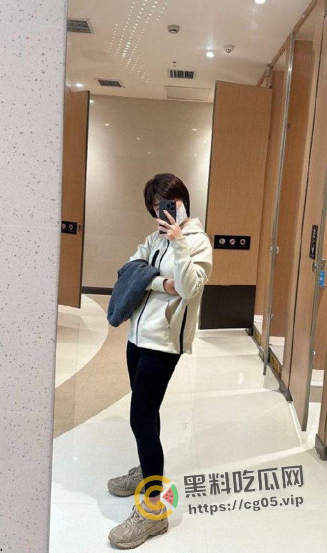 包头母狗【高雅茹】趁着老公出差 约炮网友玩内射 被老公发现的时候逼都肿了-4