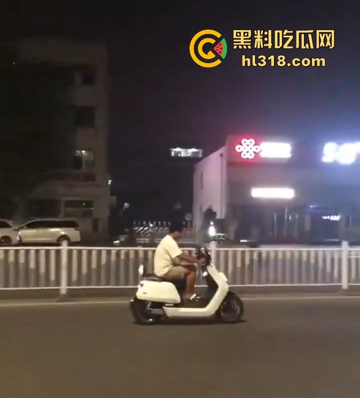 专业鬼火车手为我们评测那种刹车方式最好，臀刹手刹脸刹三种不同的方式，苦练绝技，一般人请勿模仿！-2