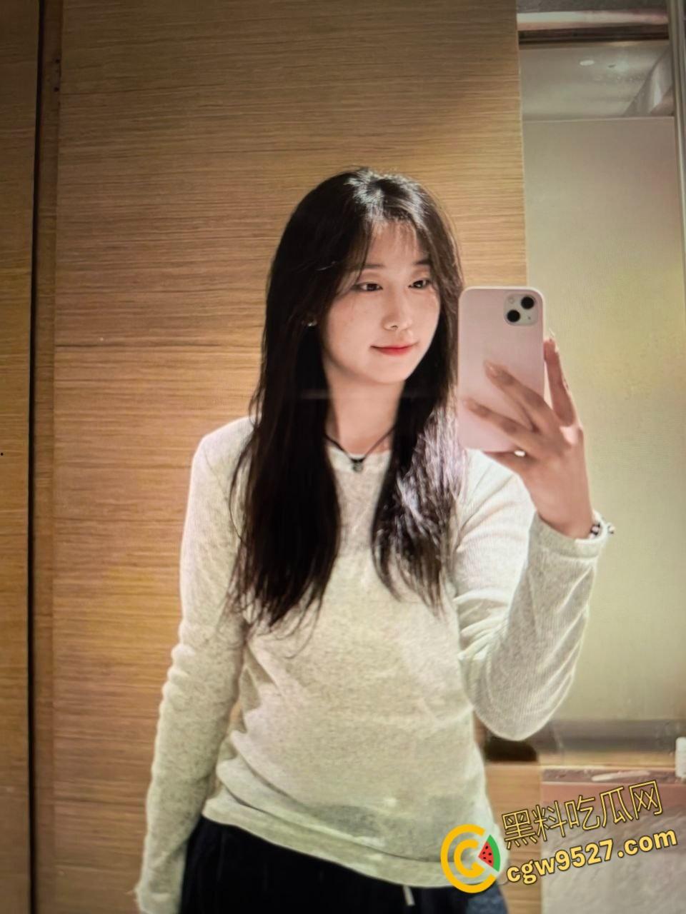 北京理工大学大二学妹【刘茹】，天天晒学生清纯人设，背地到处撩骚约炮，晚上酒店被金主疯狂爆操 !-1