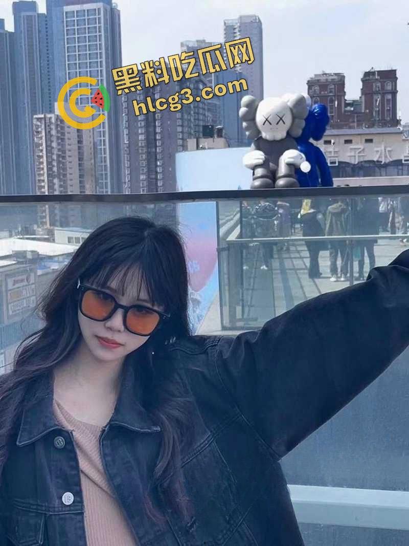 上海浦东新区舞蹈生老师『吴亚楠』桔子水晶高档酒店玩3P 舞蹈生底子真不错-1