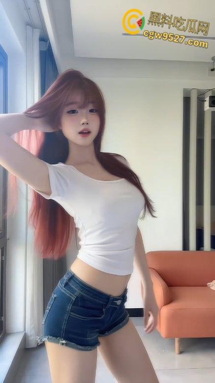 快手网红【小雯胖几】，高颜值清纯御姐，露脸足控自慰，手法娴熟骚出天际，粉嫩玉足十分亮眼！-4