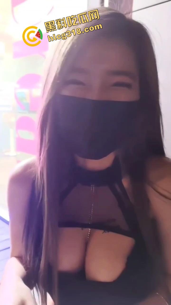 买槟榔送奶摸逼？台湾槟榔西施乳沟取货，帅哥享特殊福利，买得多服务花样多，谁还吃和天下？回答我？-3