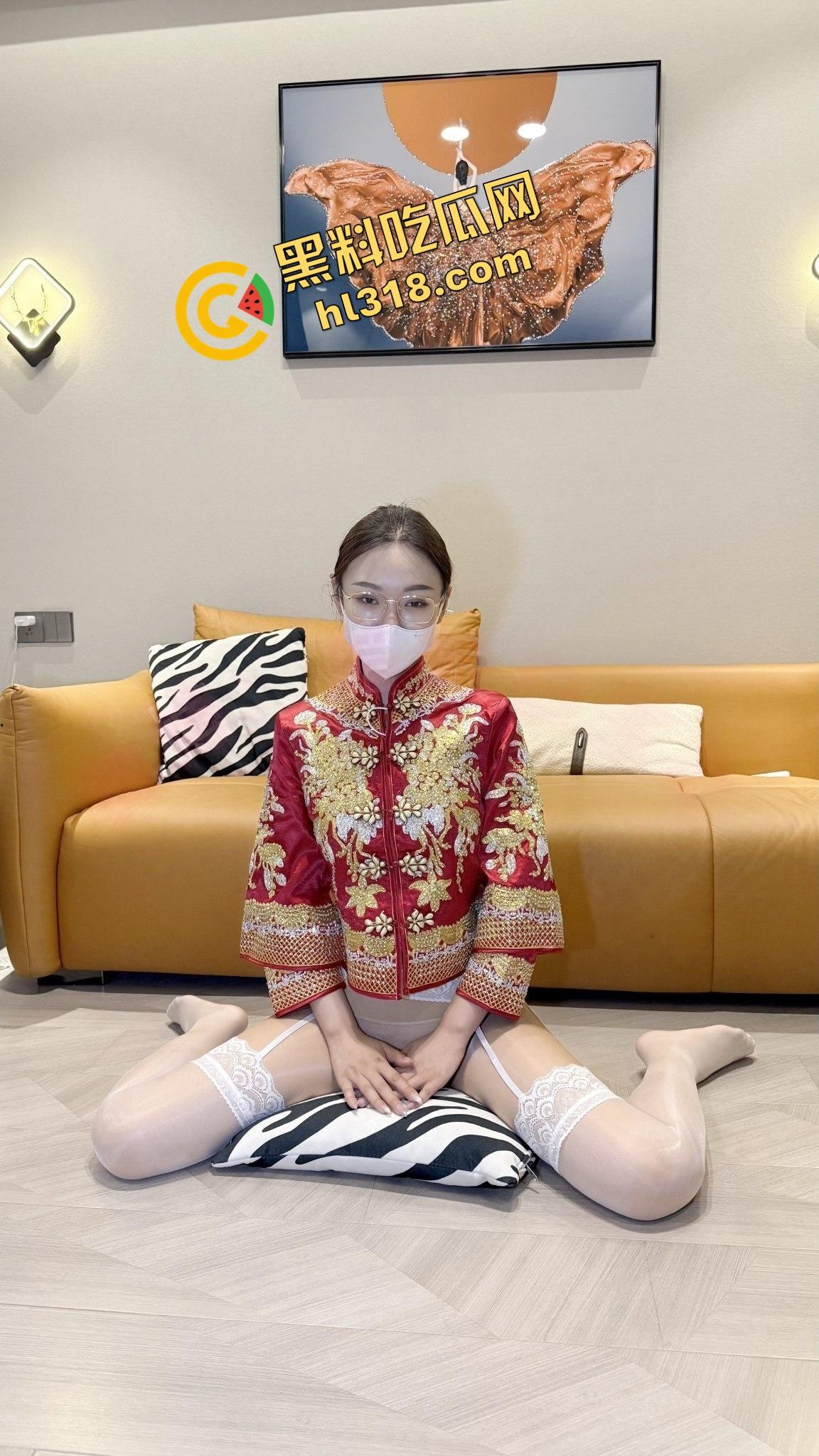 推特约啪大神火爆翻车现场，清纯学生妹反差成小骚货，口交吃鸡全程露脸，大屌一喂就倒贴求操！-7