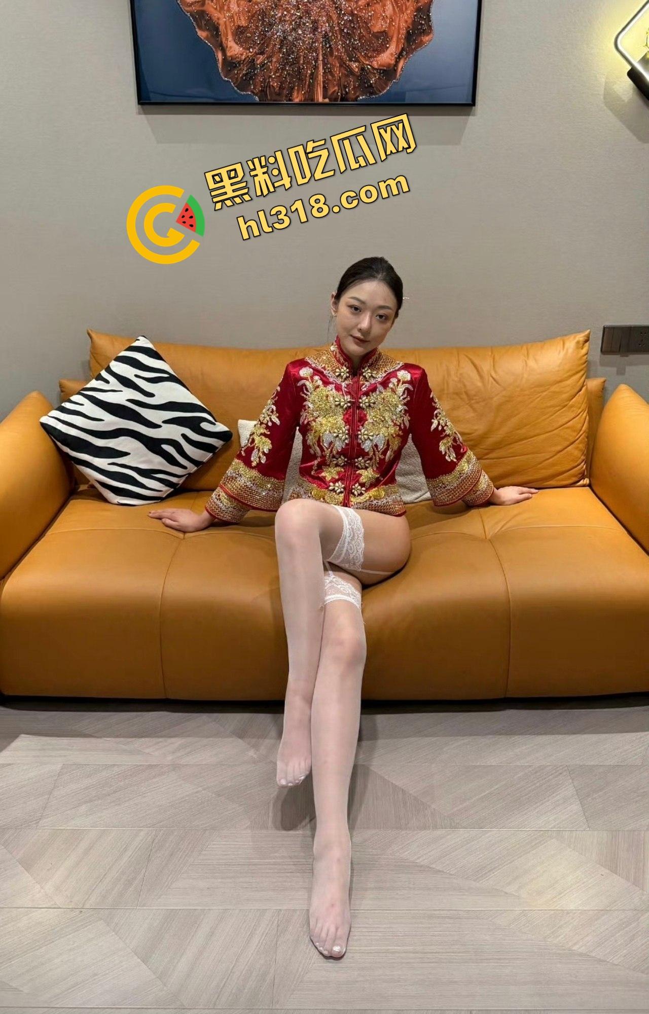 推特约啪大神火爆翻车现场，清纯学生妹反差成小骚货，口交吃鸡全程露脸，大屌一喂就倒贴求操！-9