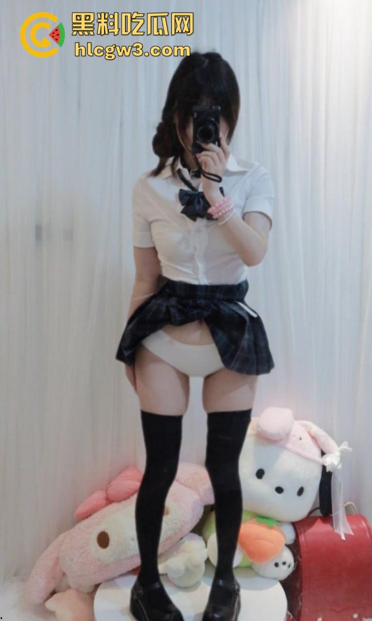 推特【小粉馒头】少萝清纯脸奶狗身，被金主爸爸拽着双马尾疯狂调教，叫得比母狗还浪！-7