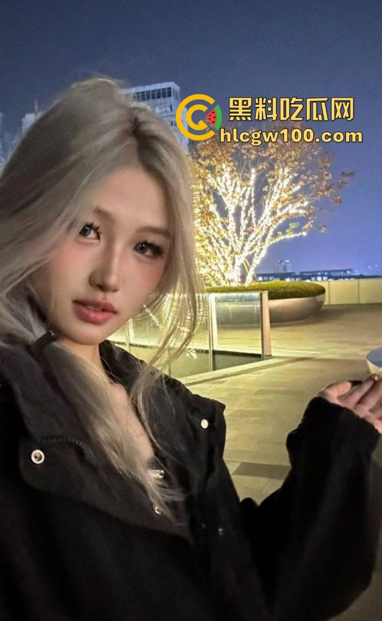 亚文化女友【赵婷】骚到极致,平时正经得像个人脱了衣服直接化身母狗,用跳蛋自慰到白浆直流 真的亚得一批!-16