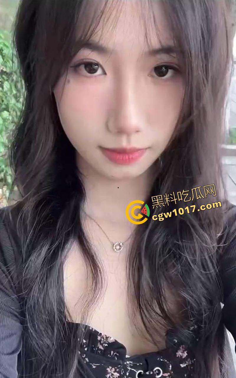 武汉工程大学【李沫如】露脸挨操视频曝光，甜美露脸口交吞屌，多姿势爆操颜射满脸浓精，性感妖娆的小妖精！-1