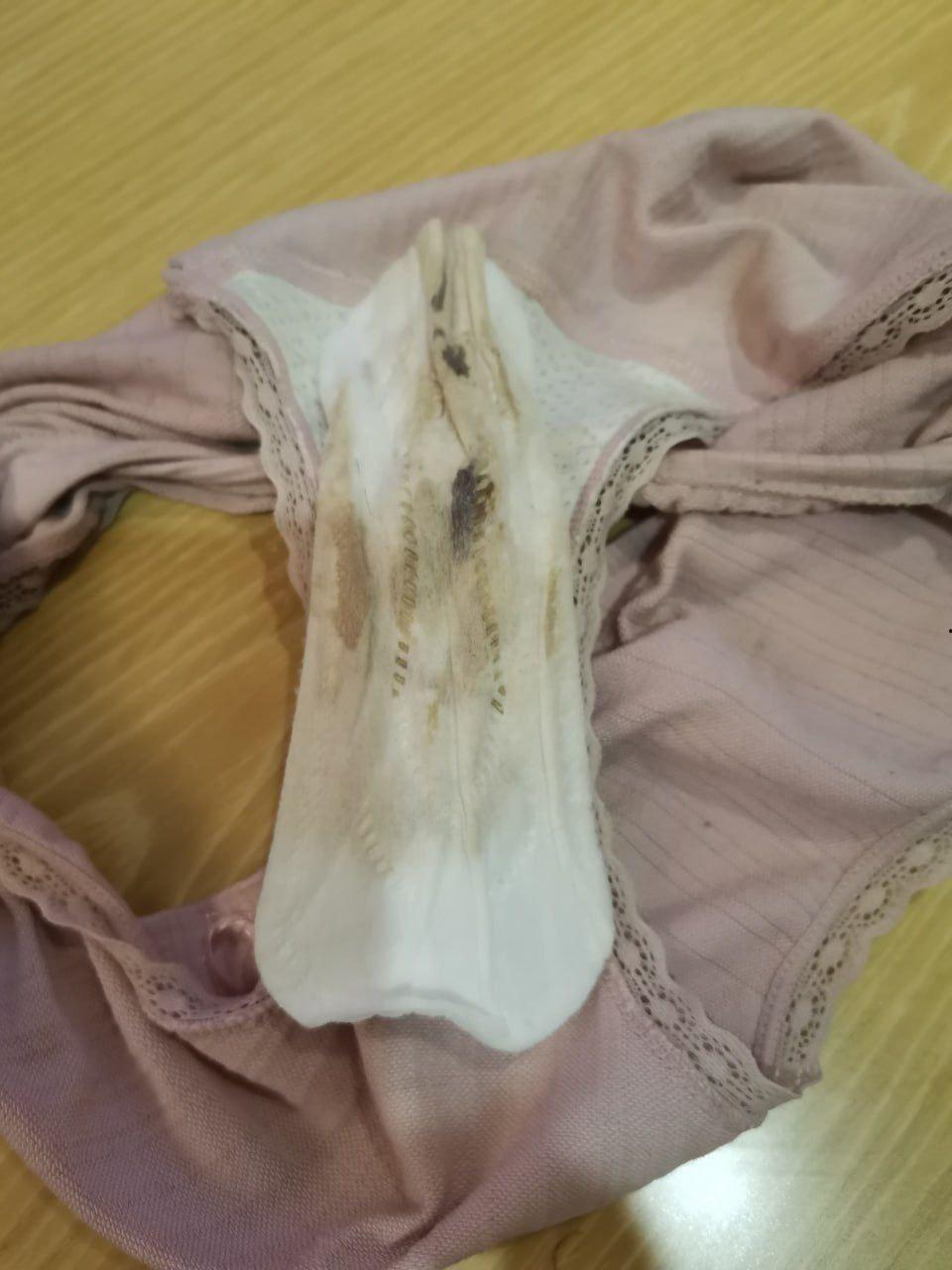 超真实迷奸！大神约炮南宁02年大学生 下药迷倒狠狠的玩 滴蜡 鞭打 死猪一样的嫩妹子 逼逼超紧-8