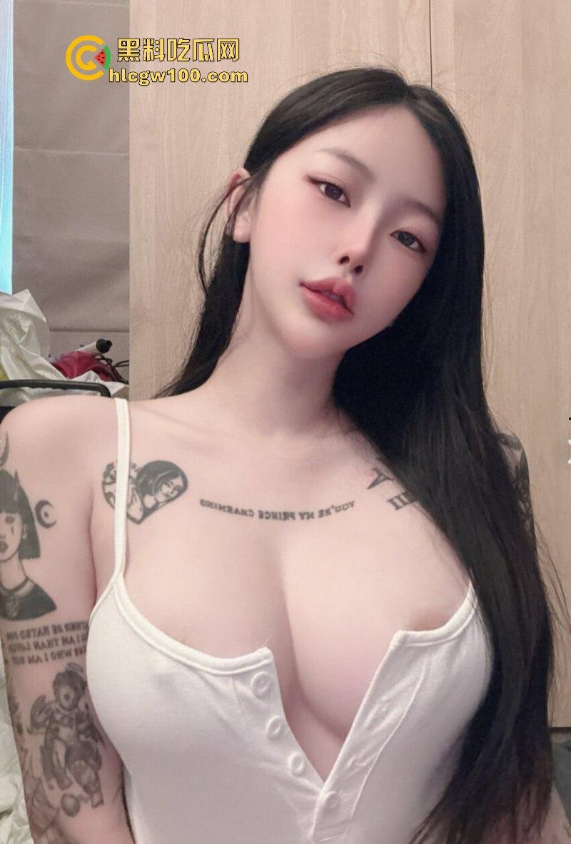 推特网红【娟姐】花臂纹身与完美颜值形成强烈反差 化身淫荡母狗大胆自慰啪啪视频 瞬间点燃热度！-11