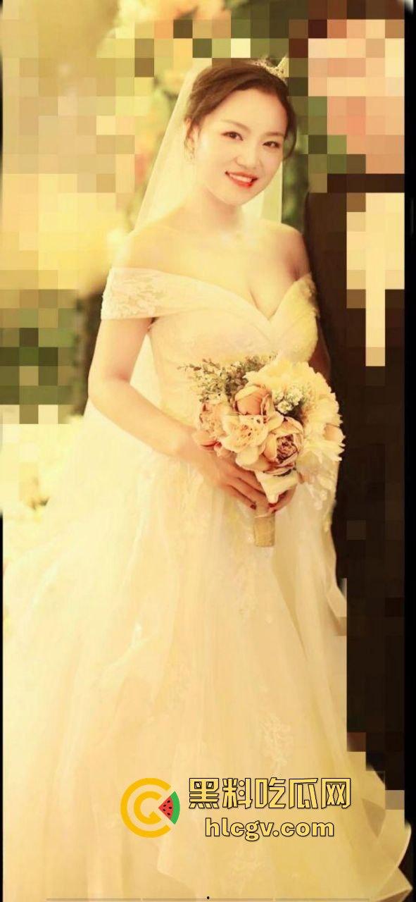 合肥狗婊子【房明敏】婚纱绿帽淫妻丑闻爆发！绿帽老公泄露视频，连婚纱激情戏都全曝光！-1