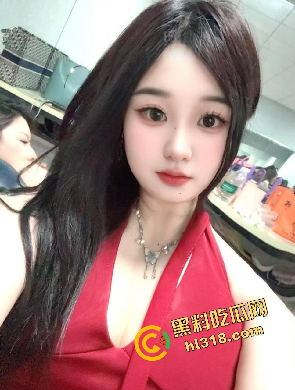 酒吧约了个反差小嫩妹,刚坐上穴口嫩得像热豆腐,开房一躺下就要大鸡鸡,一边肏瘫一边夹喊哥哥别再插了!-1