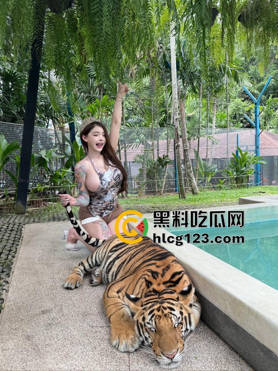 福利鸡希希Gina爆出9月新作！巨乳肥臀颜值炸裂，BUT这可是TS，接受得了再看！-11