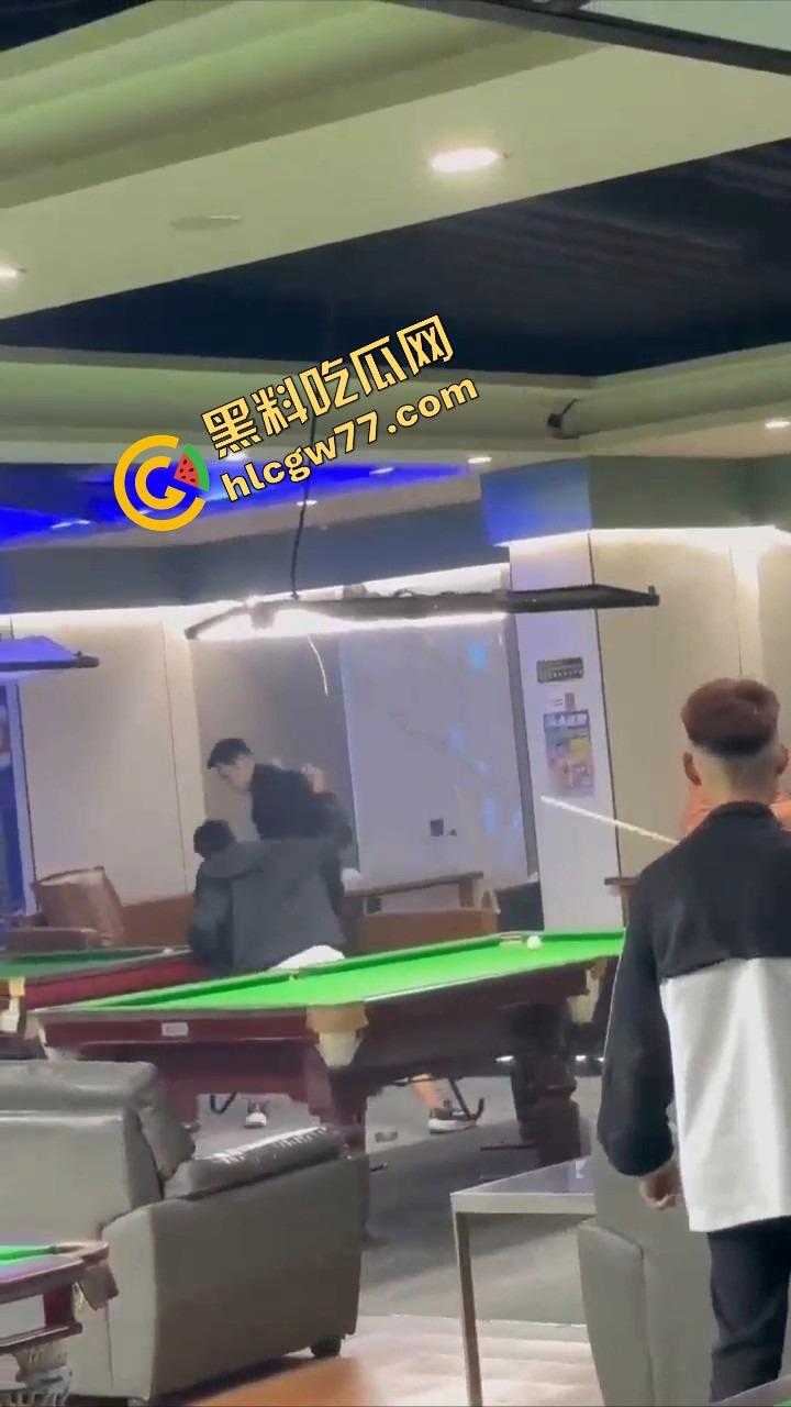 你别惹精神小伙，裤腰带一勒，砍山刀一抽，上来就给你一刀！你以为他是人？他是行走的社会炸弹！-9