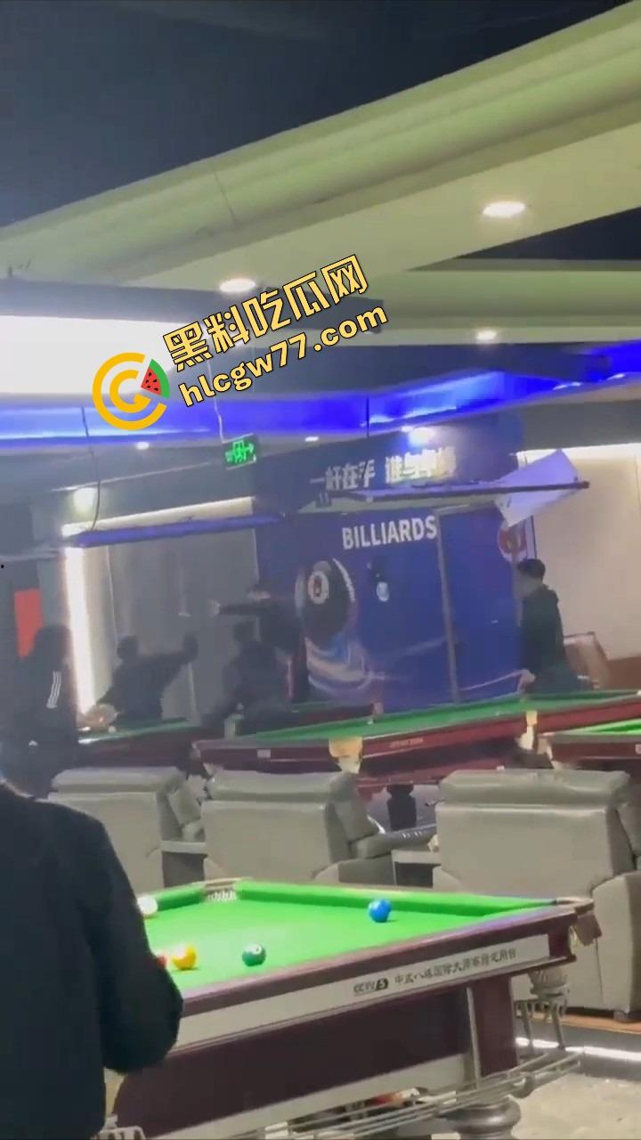 你别惹精神小伙，裤腰带一勒，砍山刀一抽，上来就给你一刀！你以为他是人？他是行走的社会炸弹！-10