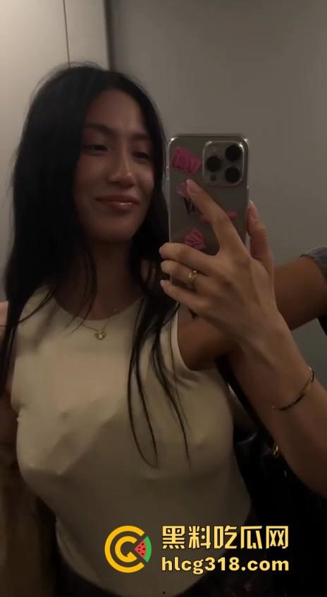 约炮成熟御姐，真空巨乳勾引奶头清晰可见，直接没忍住上手了，无套内射蜜桃嫩穴，真是人间极品！-6