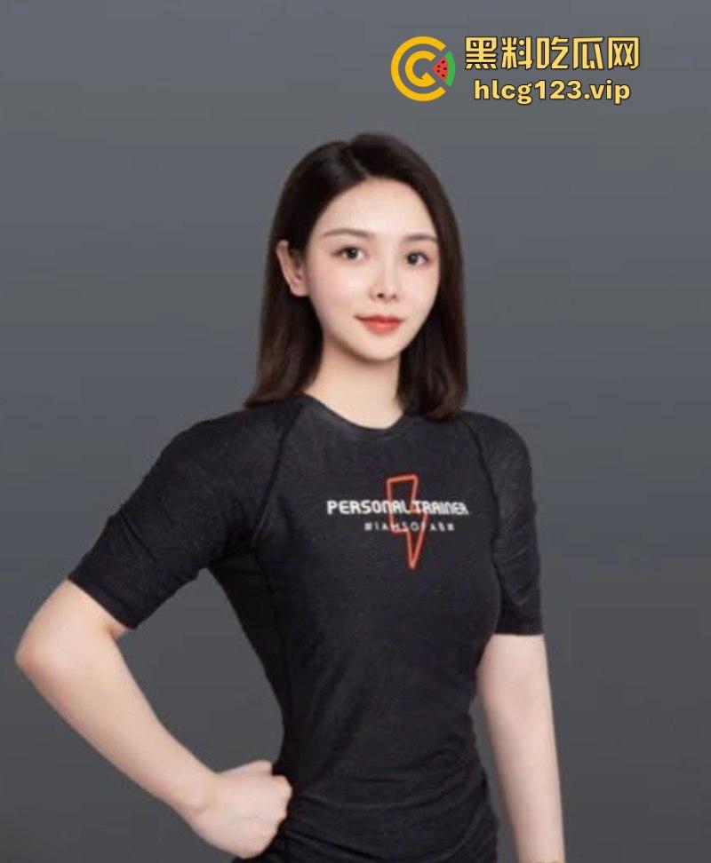 杭州健身反差女【高翊晨】学员私拍福利流出 外表可盐可甜 床上又贱又骚-1