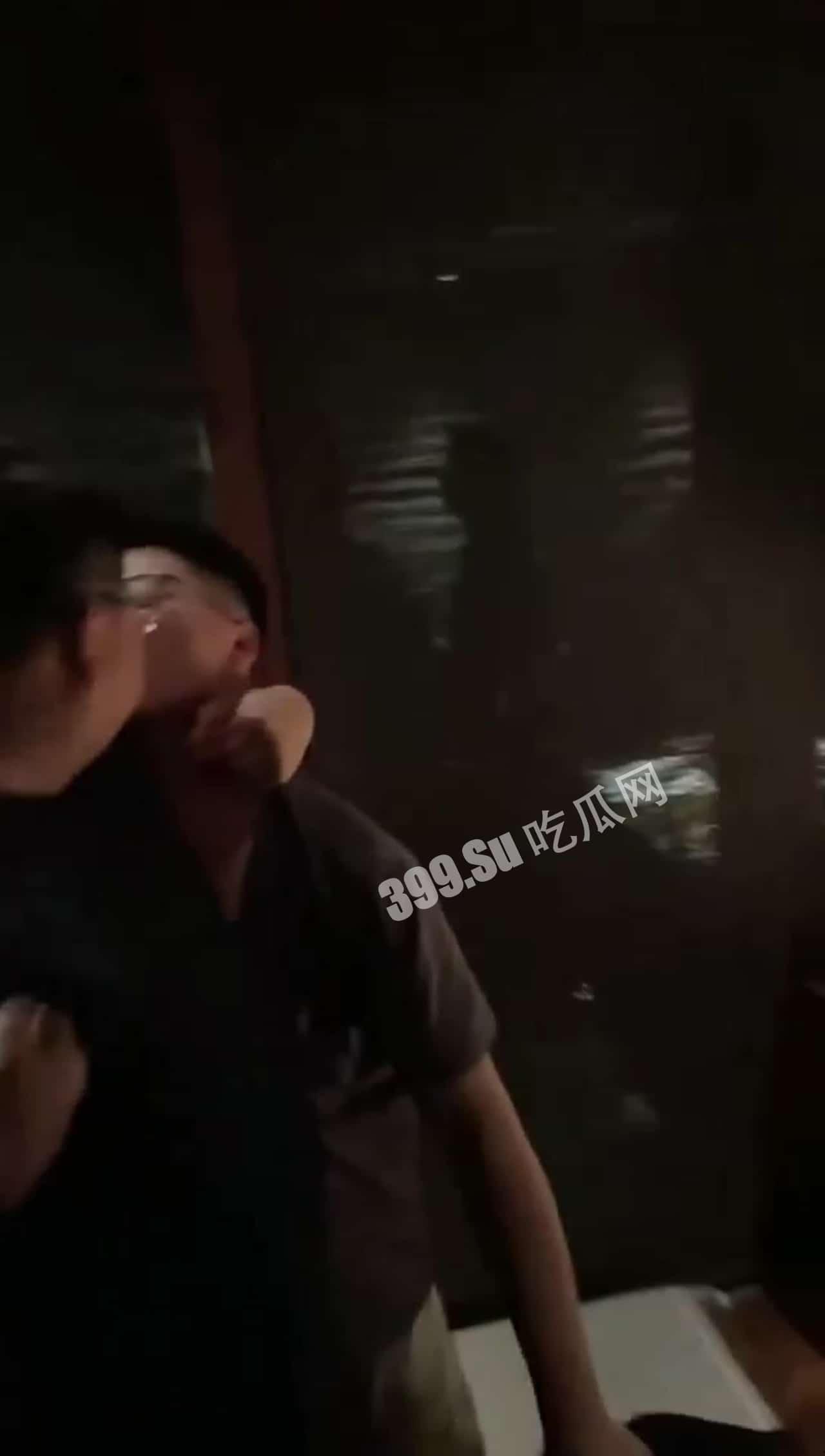 新盟易购  线下聚会醉酒后男男舌吻，毁三观操作-7