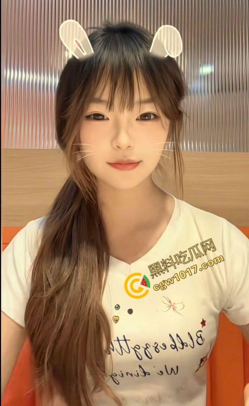 浙大清纯学妹【李溪楠】被爆性爱视频：粉裙白袜，被前男友猛操嫩穴，脸带满足笑，真正骚货贱玩！-2