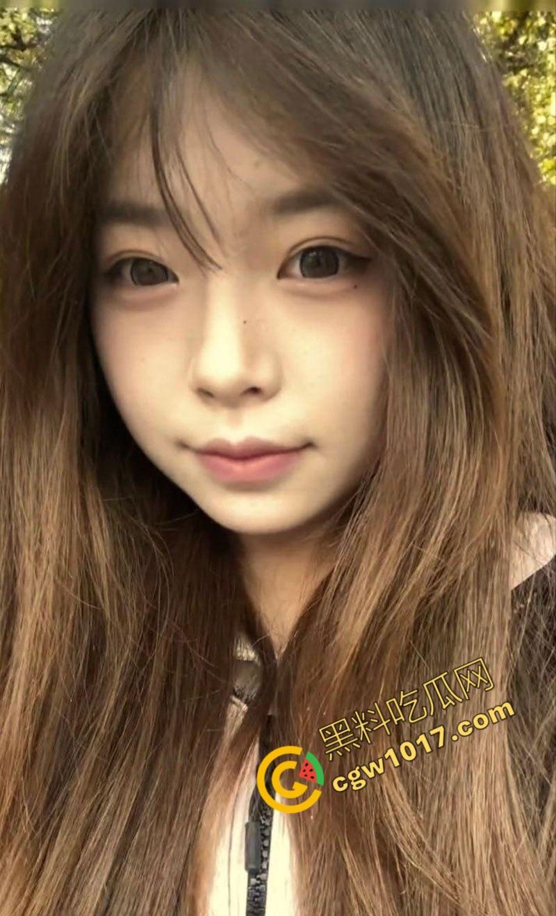 浙大清纯学妹【李溪楠】被爆性爱视频：粉裙白袜，被前男友猛操嫩穴，脸带满足笑，真正骚货贱玩！-3