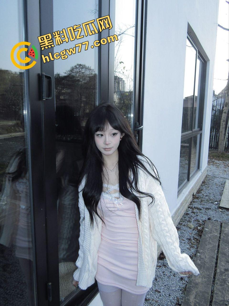 清纯校花秒变极品双马尾调教机,萝莉妹子『杨雪』为了钱主动舔脚求调教,被爆操后入浪叫到破音都不喊停!-4