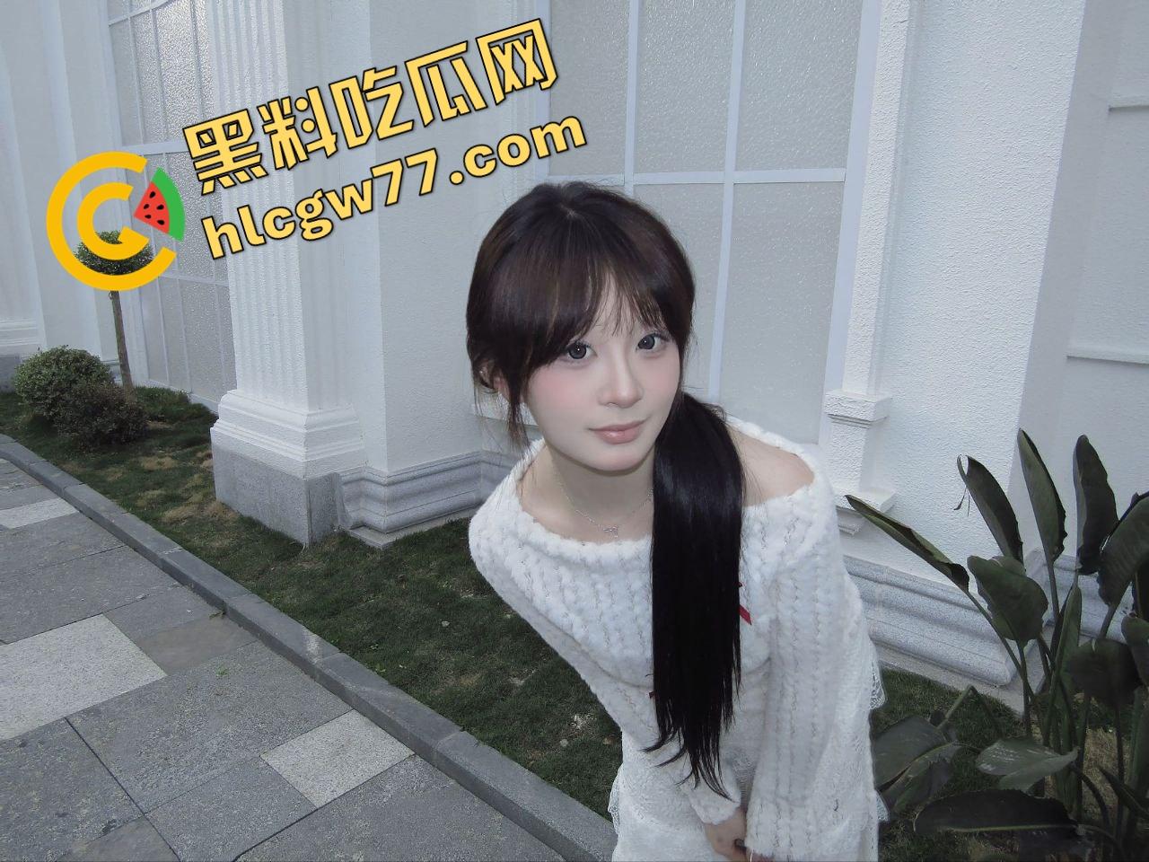 清纯校花秒变极品双马尾调教机,萝莉妹子『杨雪』为了钱主动舔脚求调教,被爆操后入浪叫到破音都不喊停!-5