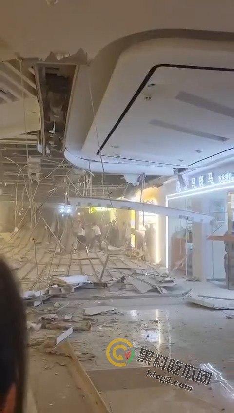 重庆商场吊顶坍塌致6人受伤：惊险瞬间全景回顾，安全隐患引关注-7